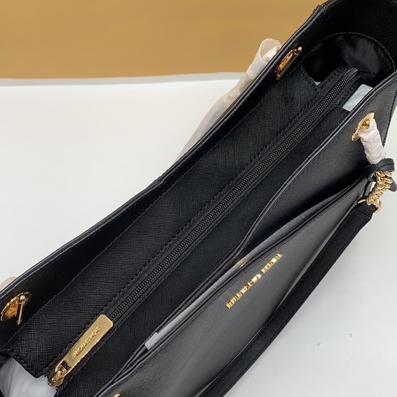 MICHAEL KORS
Jet Set Large Saffiano Leather XCHAIN Shoulder Bag BLACK COLOR - Picture 10 of 15